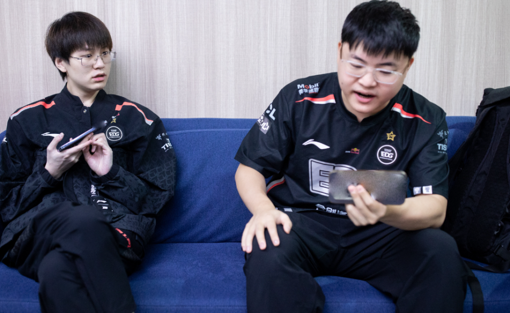 开云体育-包含出色发挥引发热议！，Uzi在切尔西比赛中锐不可当气势如虹延续的词条-开云体育